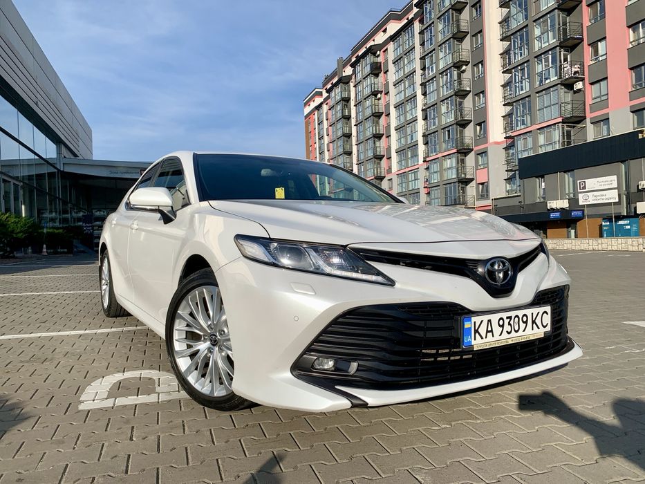 Toyota Camry Official  комплектація Elegant