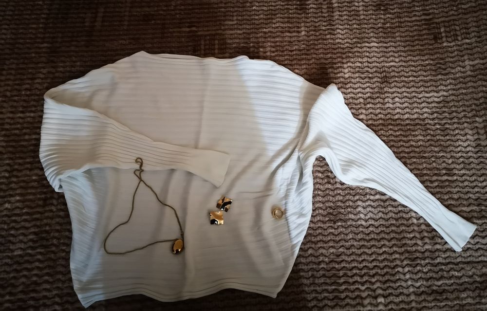 Жіноча кофта із віскози