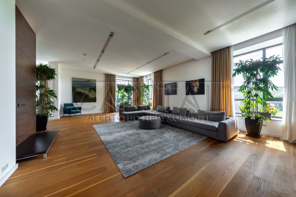 Ексклюзивна  VIP Резиденція свій парк, озеро, Обухівський район