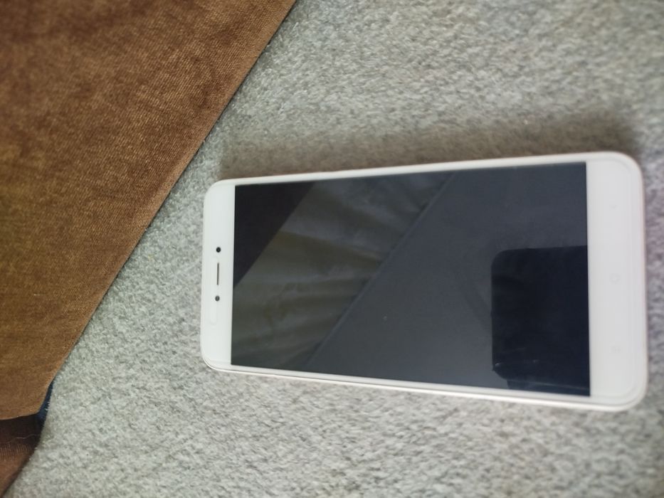 Телефон Xiaomi Redmi not 5a