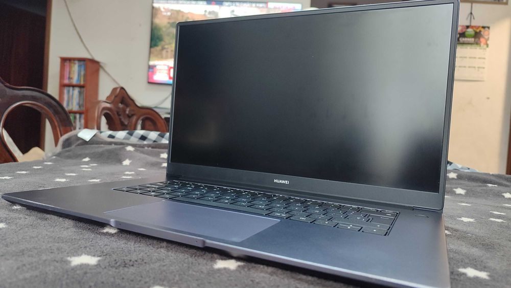 Portátil – i5, 16GB RAM, 512GB SSD – Tema Steampunk