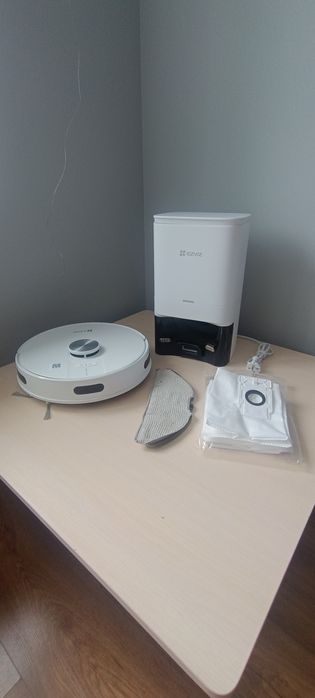 EZVIZ RE4 PLUS, Робот пилосос, МИЮЧИЙ з Док станцією, НЕ ЗАБЛОКОВАНИЙ