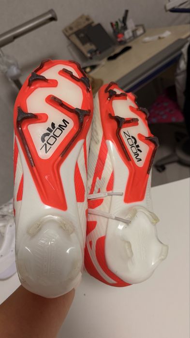 футбольные кроссовки Nike