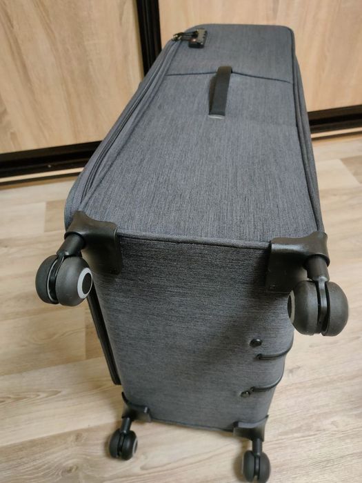 Чемодан большой, чемодан на колесах,валіза великого розміру з тканин