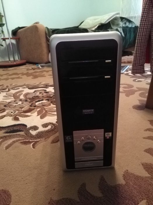 Системный блок Gigabyte+клавіатура+монітор+миша(комплект)