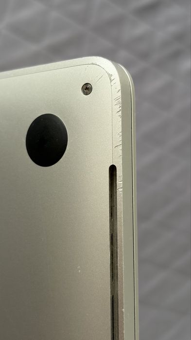 MacBook Pro 15, 16/256 ГБ, 2016