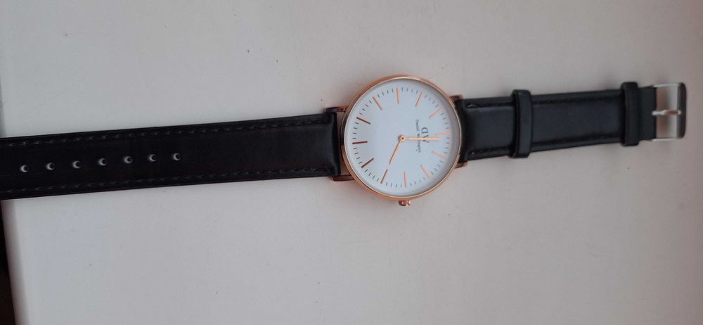 Жіночі годинники DANIEL WELLINGTON