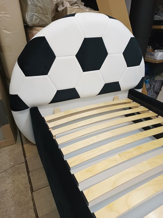 Łóżko sypialniane tapicerowane dla chłopca