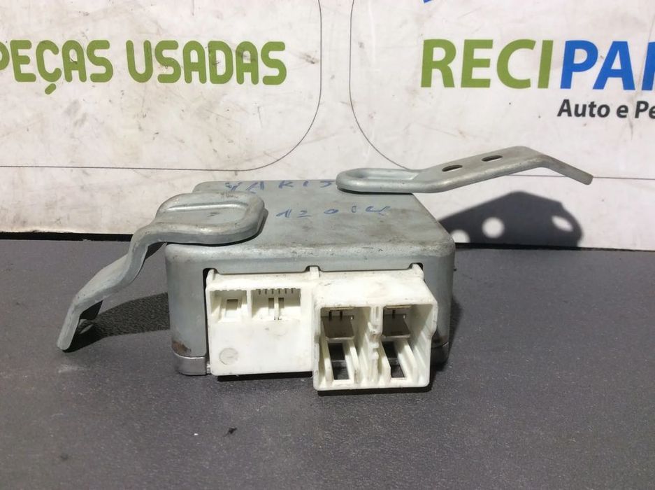 Centralina ou Modulo Direção Assistida Toyota Yaris ano 1999 a 2005  8
