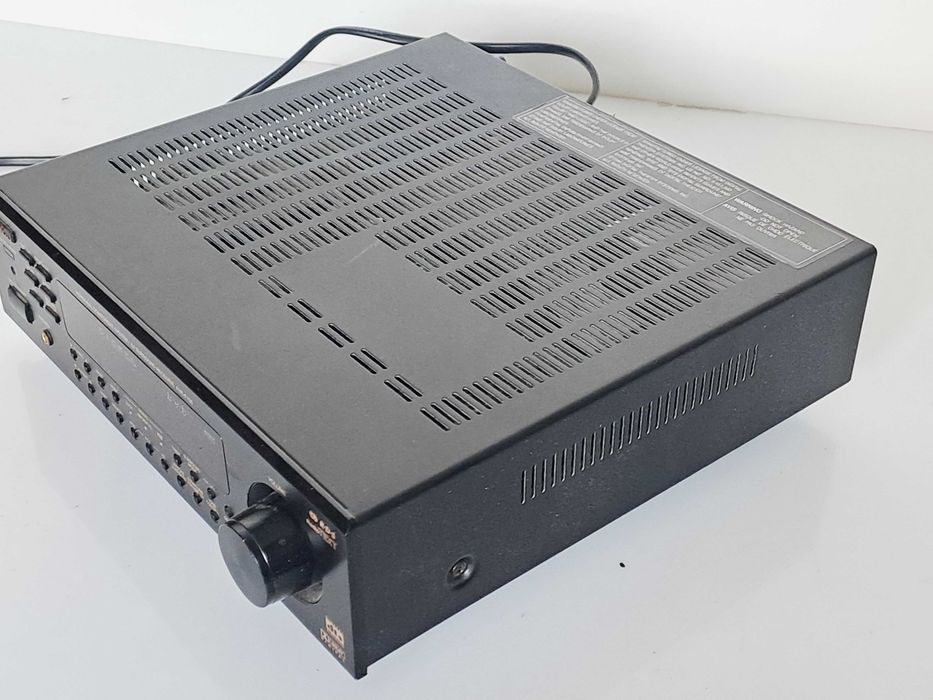 Amplituner Denon AVR-F100