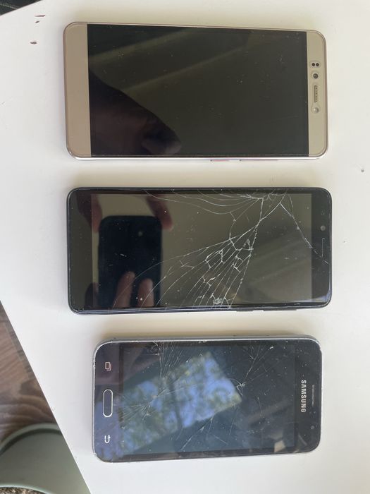 Смартфони 3 одиниці