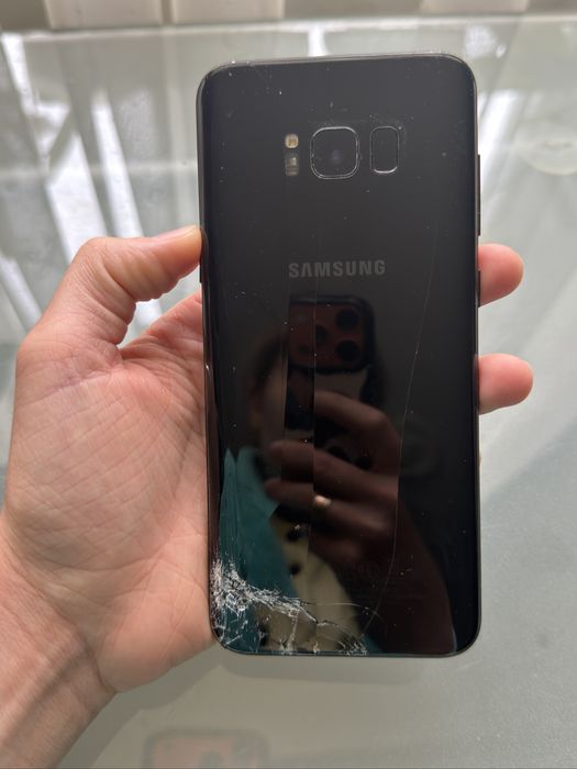 Мобільний телефон Samsung Galaxy S8+ G955F на запчастини або відновлення.