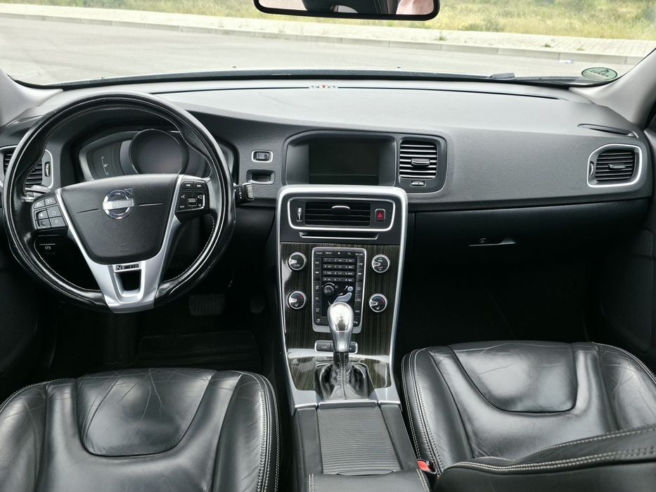 Volvo V60 D6 hybrid plug-in