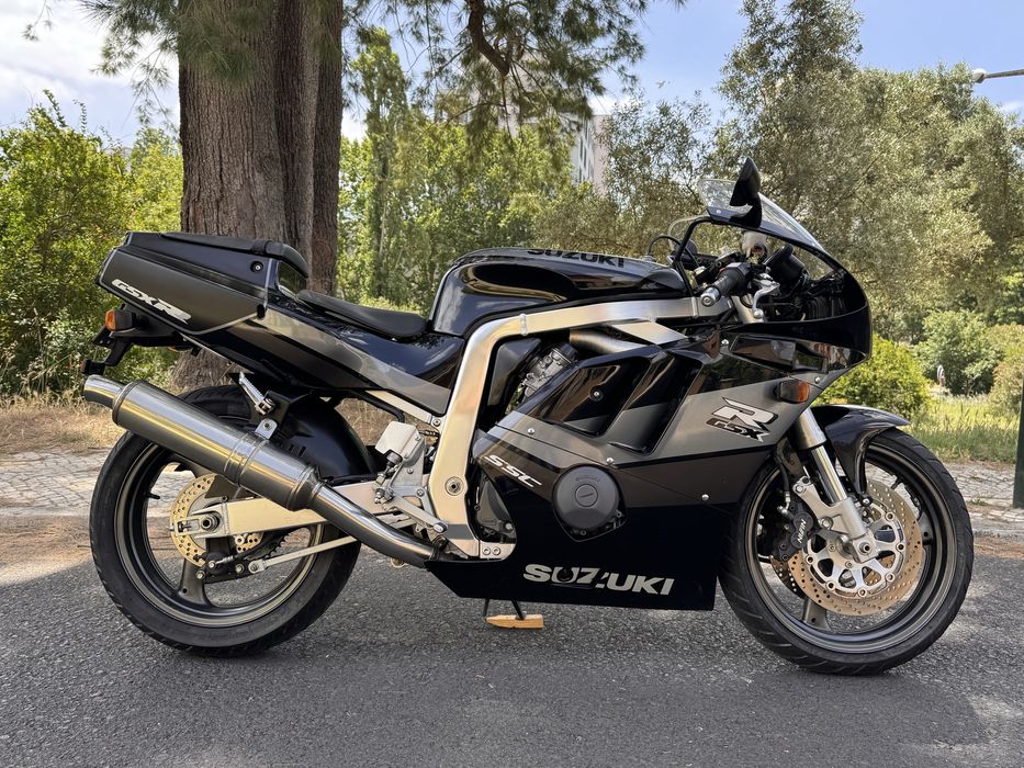 Suzuki GSXR 400 R ( GK76A )