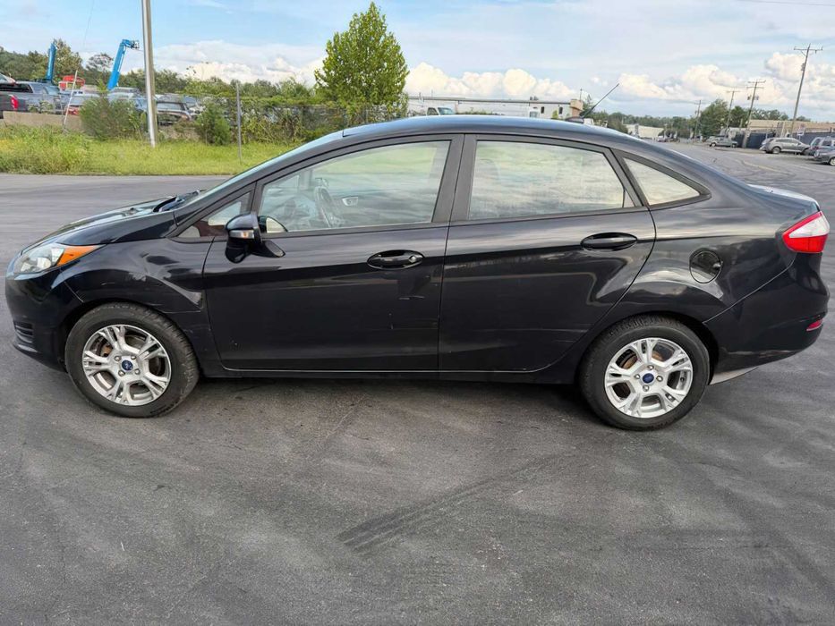 Ford Fiesta Titanium      2015