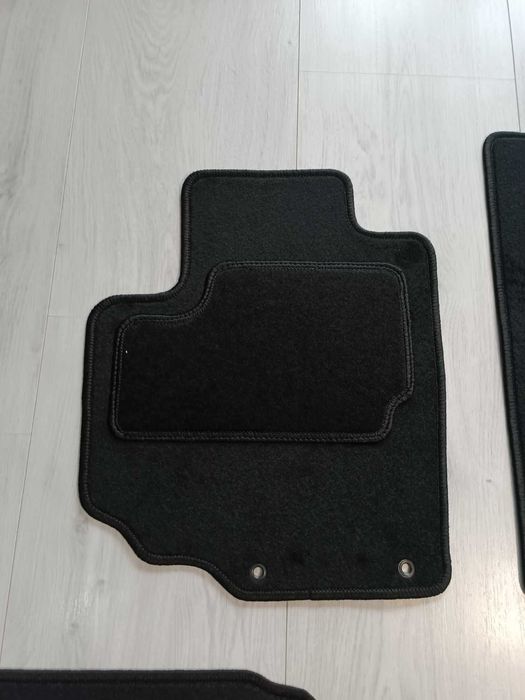 Dywaniki Welurowe Suzuki  Vitara Rocznik 15- Dopasowane