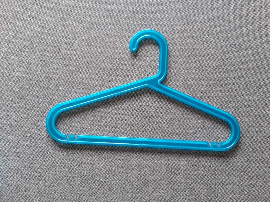 Conjunto cabides para roupas de crianças