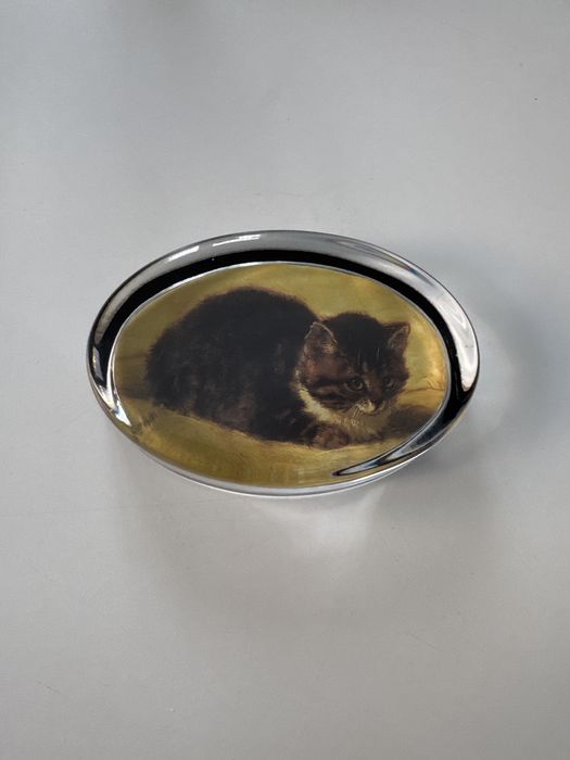 Szklany przycisk do papieru z wizerunkiem kota The Parsons Kitten