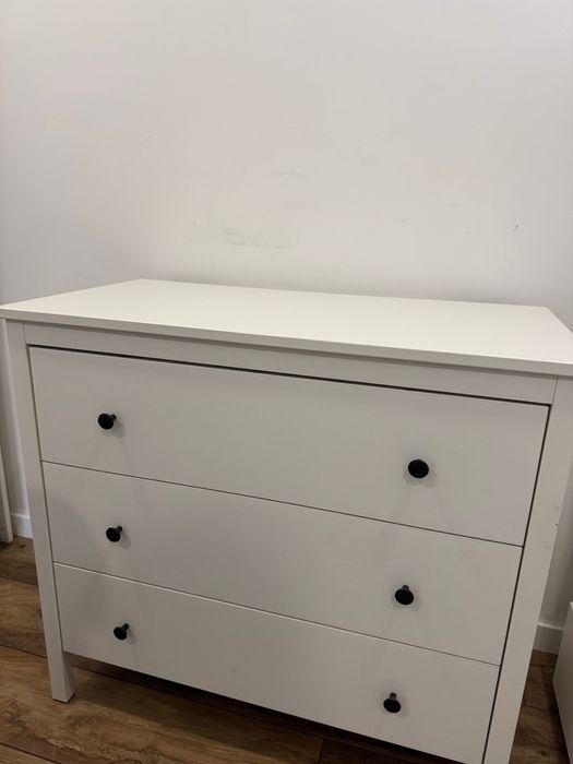 Cómoda IKEA Koppang