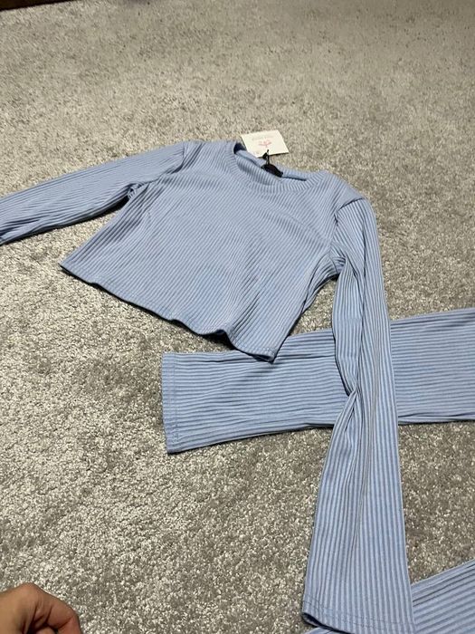 Костюм для дівчинки новий блакитний