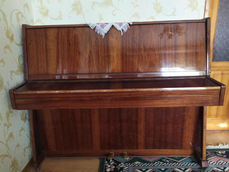 Продам піаніно Україна у відмінному стані
