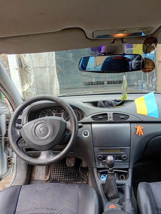 Автомобіль Рено лагуна 2