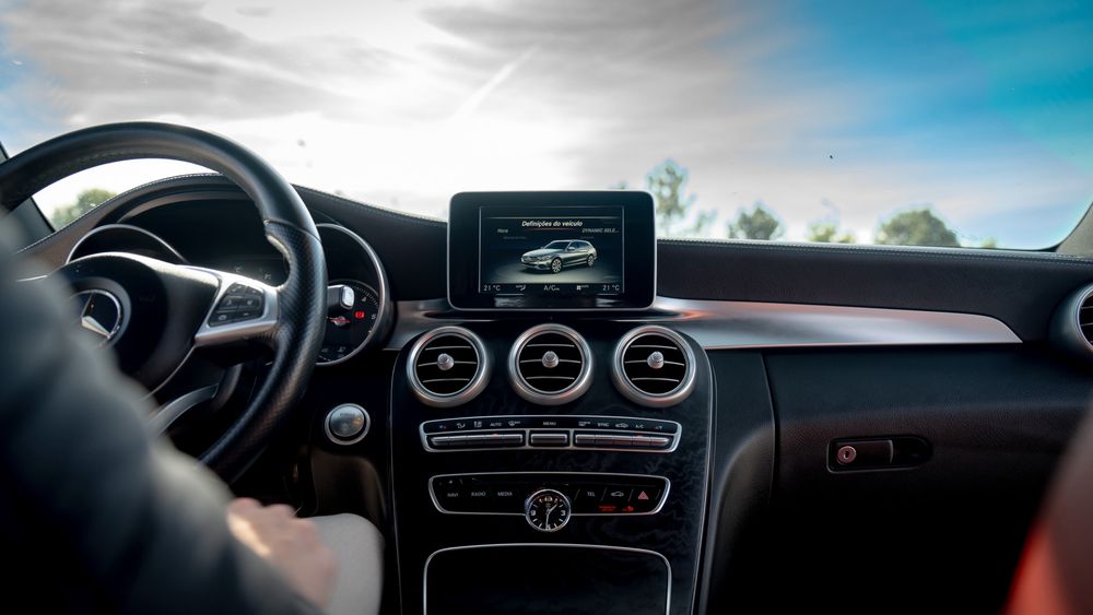 MERCEDES C200 - AMG Full Extras (Edição Especial Pack Night)