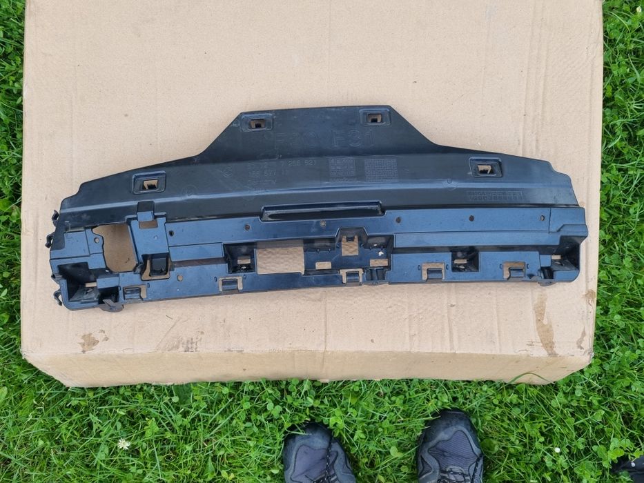 7256921 Кронштейн заднього бампера bmw F30 F31