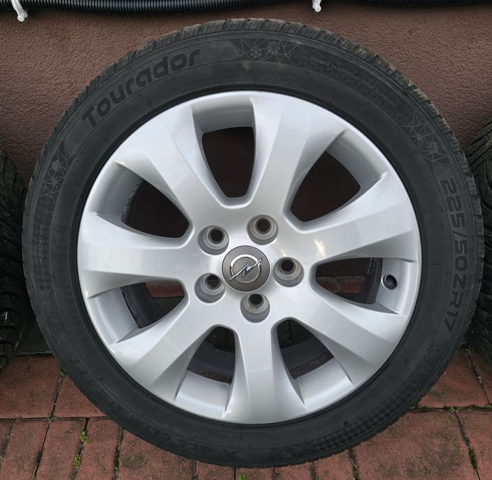 Felgi z oponami Opel Insignia