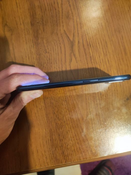 Продам телефон samsung a30s