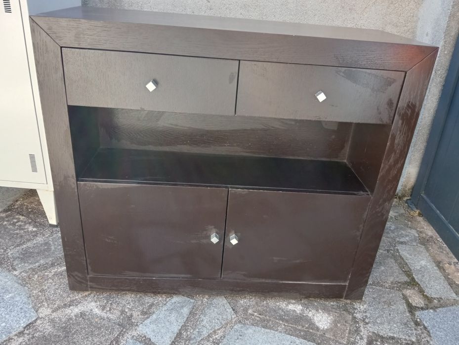 Móvel de apoio muito prático