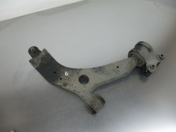 Braço de suspensão frente direito FORD Focus II (DA_)