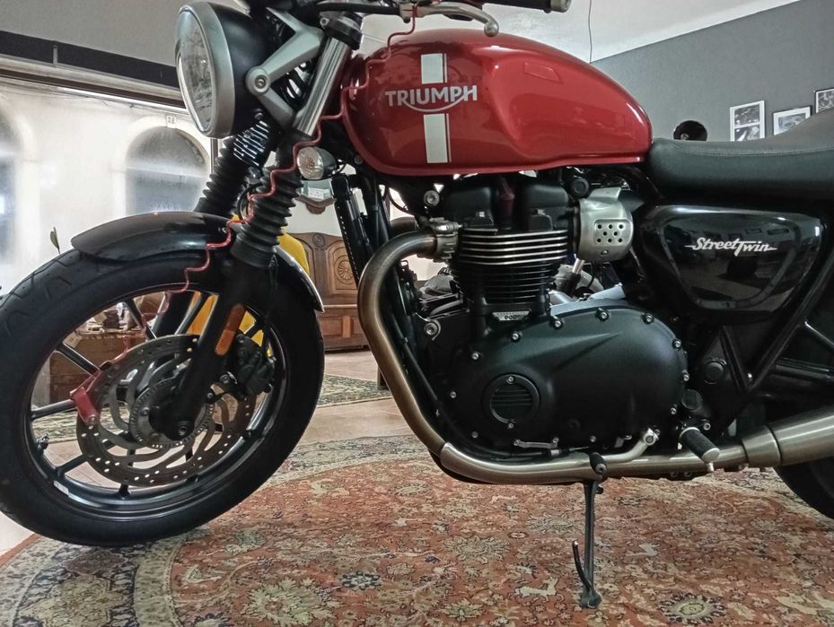Triumph Bonneville  - Street Twin
