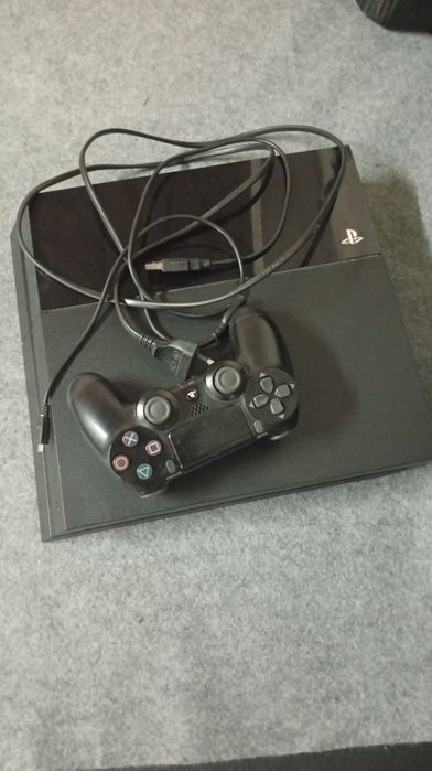 PlayStation 4, 1TB + Comando