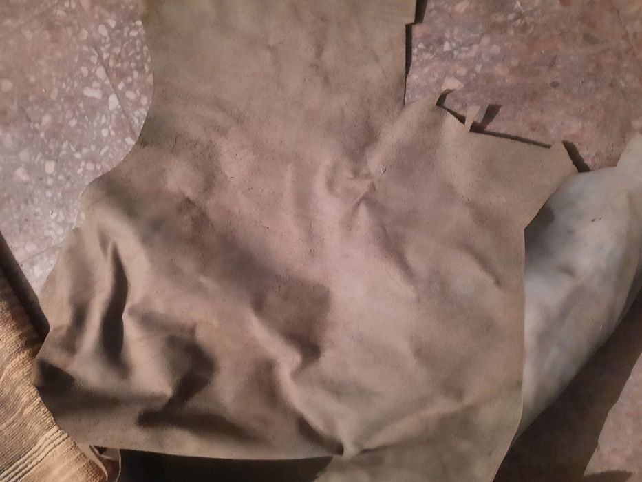 Couro, para fazer carteiras etc.em Travassós-Fafe