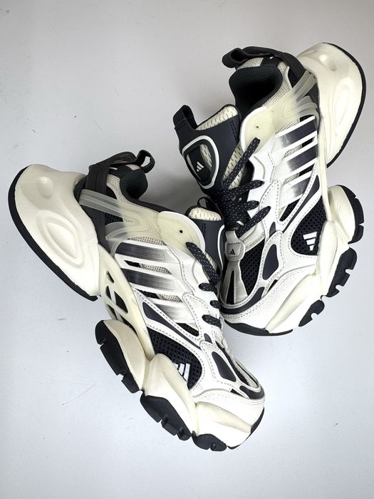 Кроссовки Adidas НОВЫЕ - 42 размер в НАЛИЧИИ