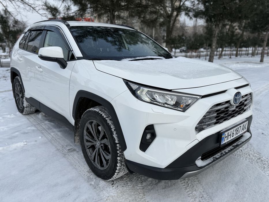 Продам Toyota RAV 4 Гибрид 2023г.