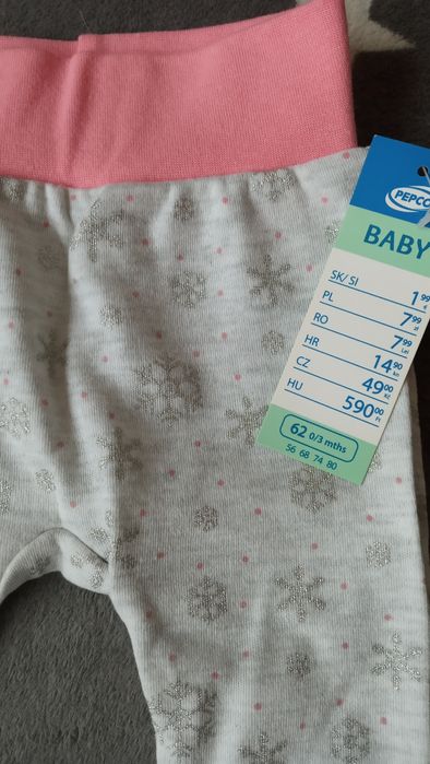 Spodenki niemowlęce świąteczne 62 0-3 m