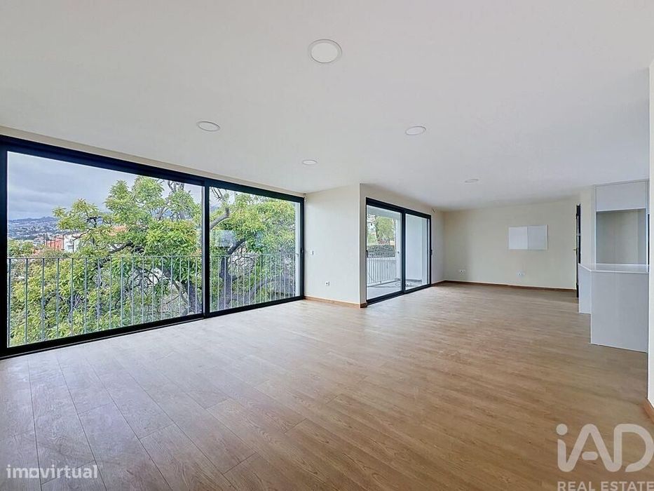 Apartamento T2 em Funchal (Santa Maria Maior) de 130,00 m2