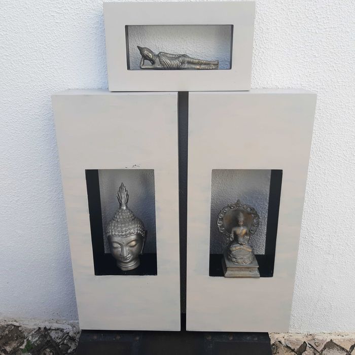 Molduras com Figuras Budistas
