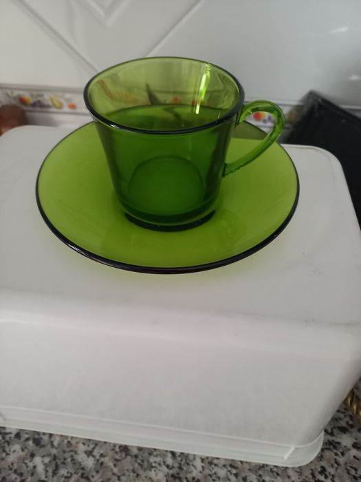 Serviço de jantar em vidro verde