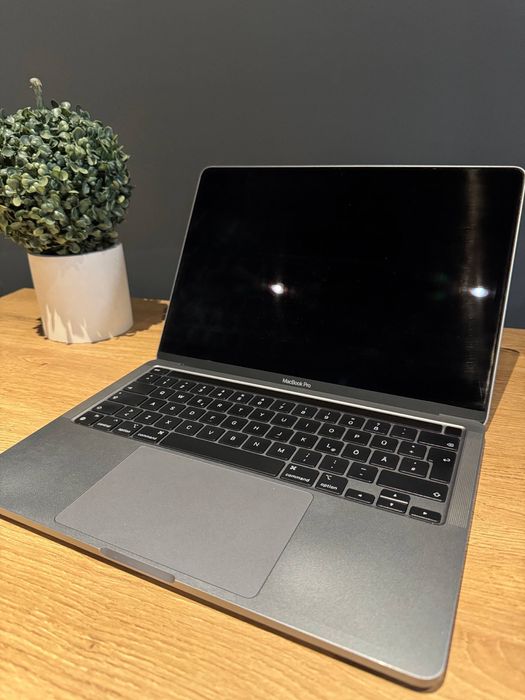 MacBook Pro 13 M1, Space Gray, 8GB / 256GB. (MYD82, 2020) used
