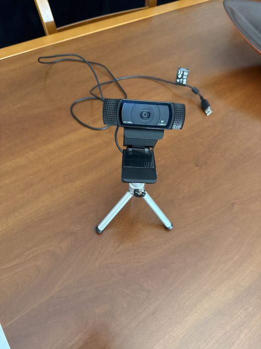 Câmera Logitech C920 Pro HD Webcam com tripé incluido