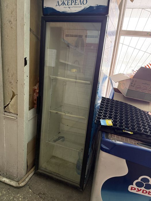 Холодильна вітрина