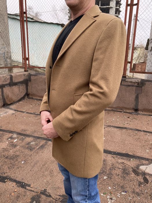 Чоловіче стильне пальто