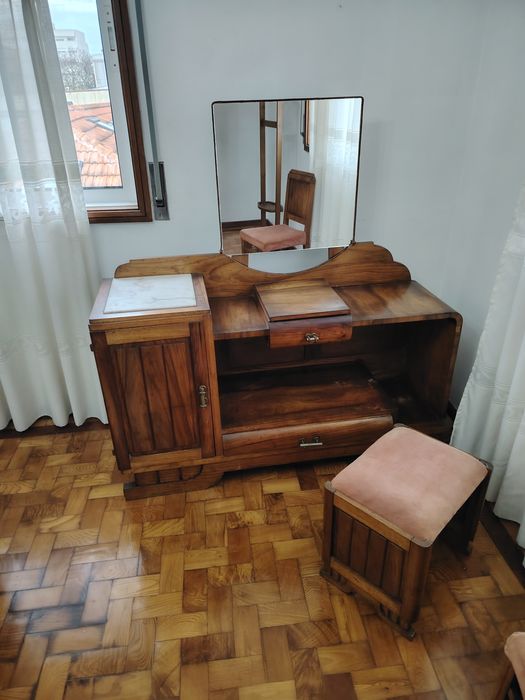 Mobília Arte Nova completa de quarto