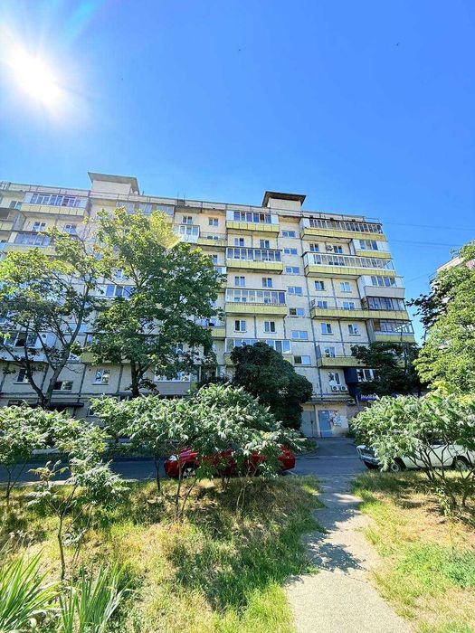 Продам 3-кімнатну квартиру.Оболонь.Київ.Набережна.БЕЗ комісії.