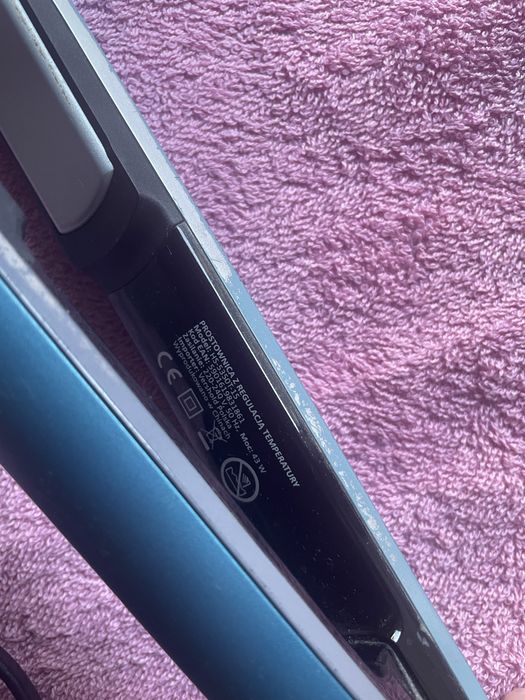 Prostownica z regulacja temperatury CHARMING A TOUCH OF BEAUTY