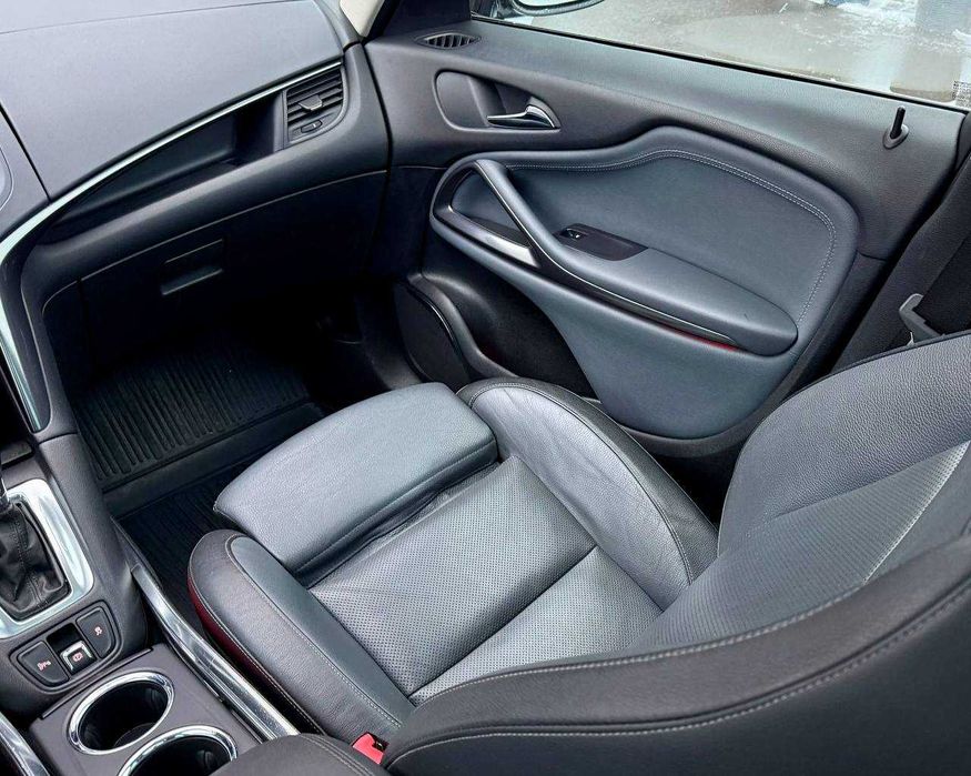 Opel Zafira Tourer OPC-line