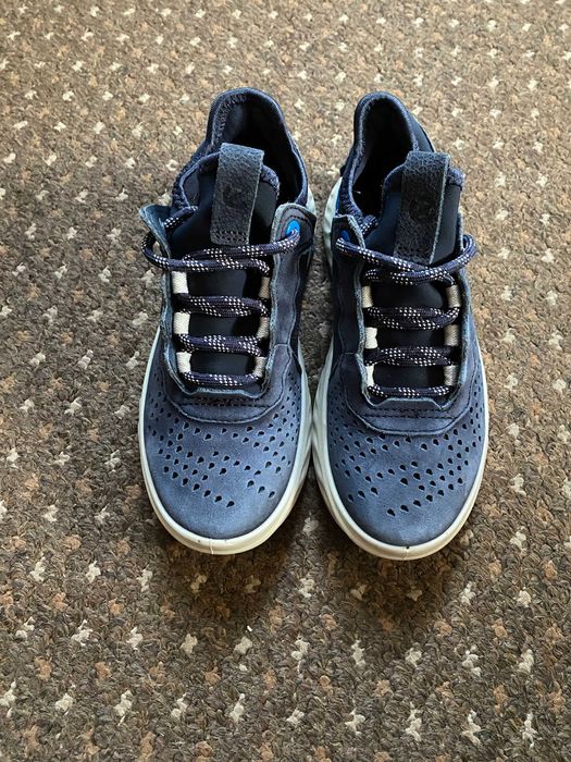 кросівки    Ecco